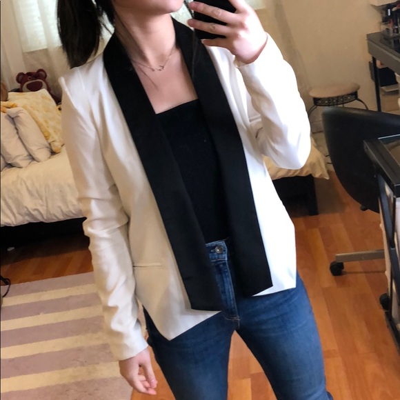 Simple Thin White Blazer Size Sm 